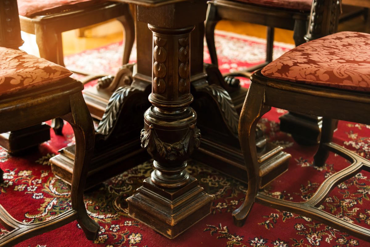 antique reproduction furniture 