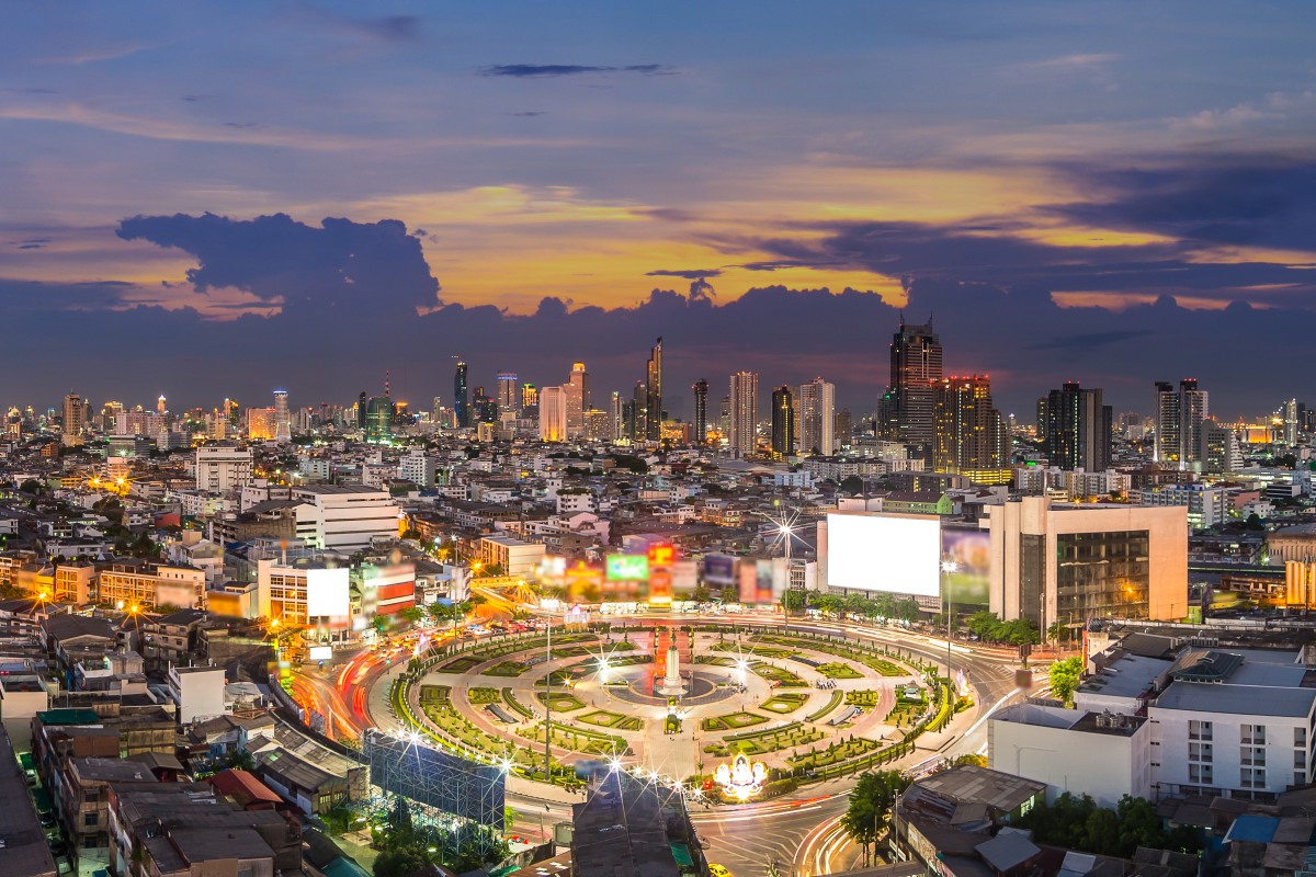 Wongwian Yai roundabout